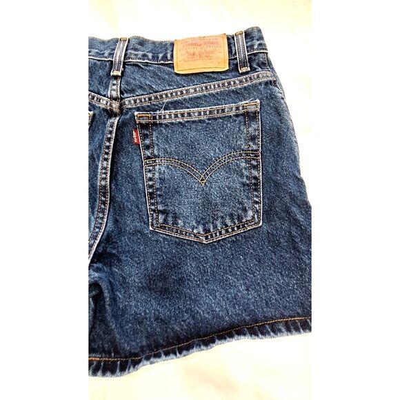 Vintage Girls Womens Levi's High Waist Jean Shorts Classic Blue Red Tab Sz 9 Jr. - Picture 5 of 11